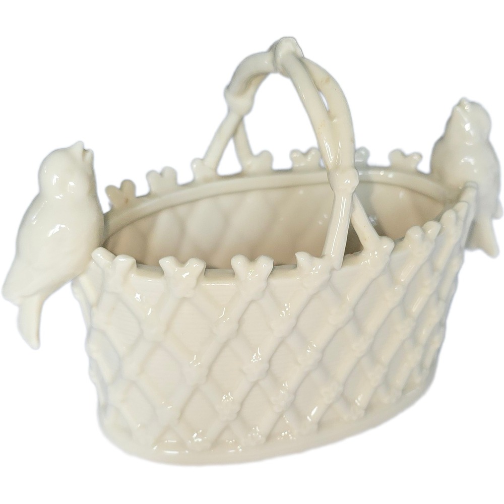 ND Exclusive Cream Ceramic Lattice Basket with Birds Decorative Figurine